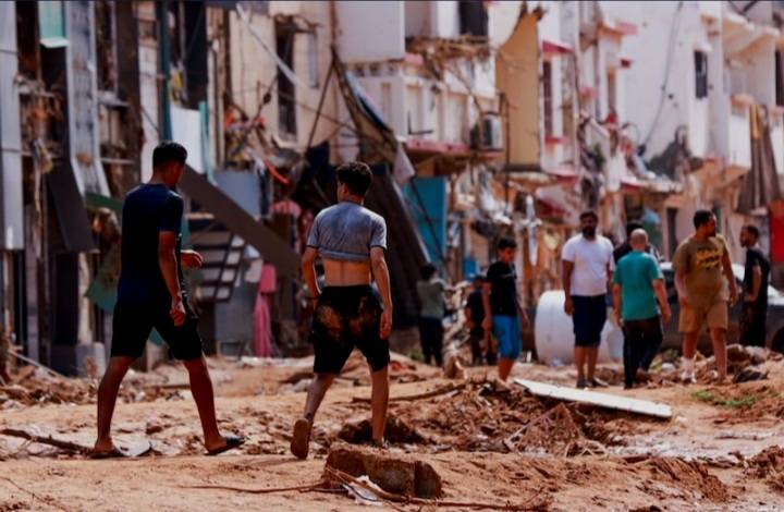 الجالية المغربية في ليبيا “بين نارين”.. إعصار درنة يعمق جراح “زلزال الحوز”