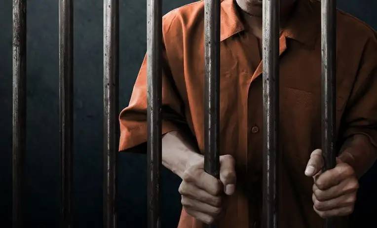 موظف استخبارات سابق يخوض إضرابا عن الطعام بعد ظهور معطيات جديدة