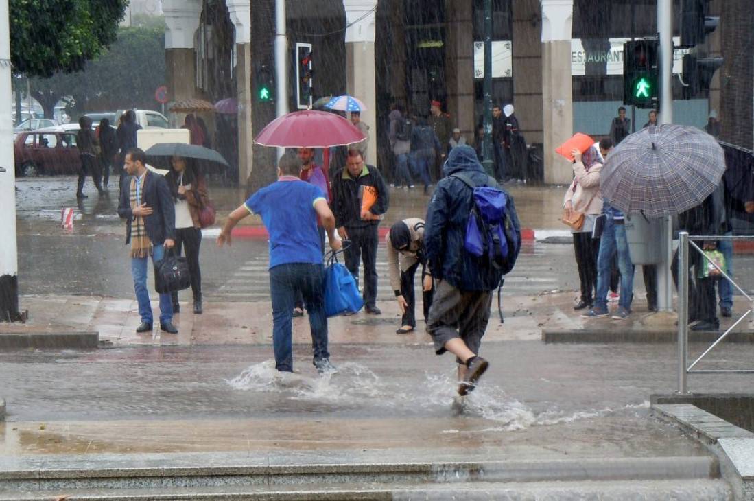 الداخلية تُحذِّر من الاضطرابات الجوية وتدعو المواطنين إلى اليقظة القصوى