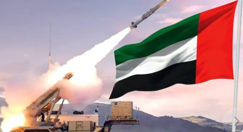 الدفاعات الإماراتية تعترض أربعة صواريخ باليستية وست مسيرات قادمة من إيران