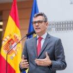 وزير العدل الإسباني من المغرب يندد بالعنصرية ويؤكد رفضها