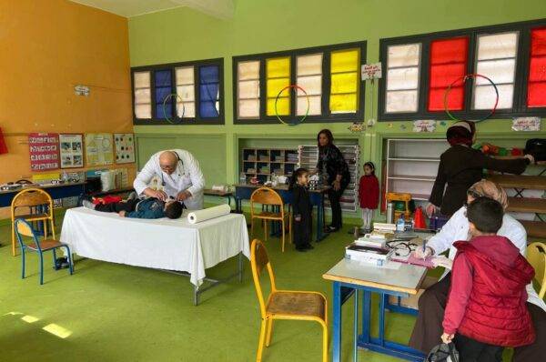 قافلة طبية متعددة التخصصات تعزز خدمات الصحة المدرسية بمدرسة إدريس الحريزي ببرشيد