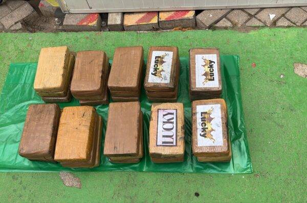 إحباط تهريب شحنة كوكايين بميناء طنجة المتوسط والتحقيق مستمر