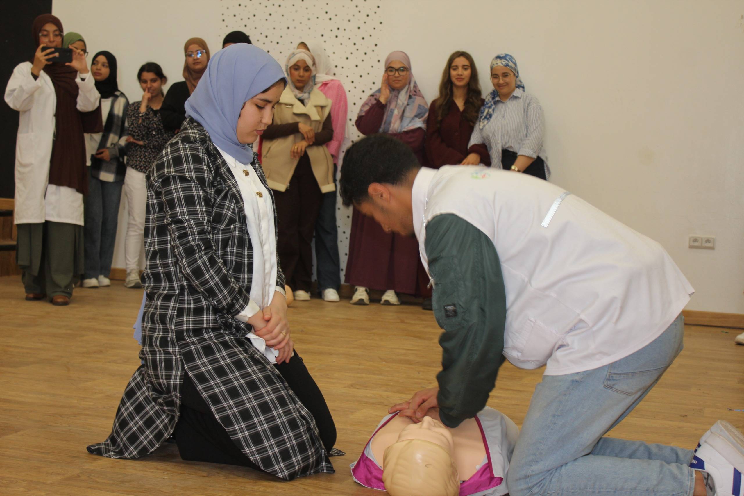 برشيد تحتضن دورة تكوينية في الإسعافات الأولية لتعزيز كفاءة الممرضين في مواجهة الطوارئ