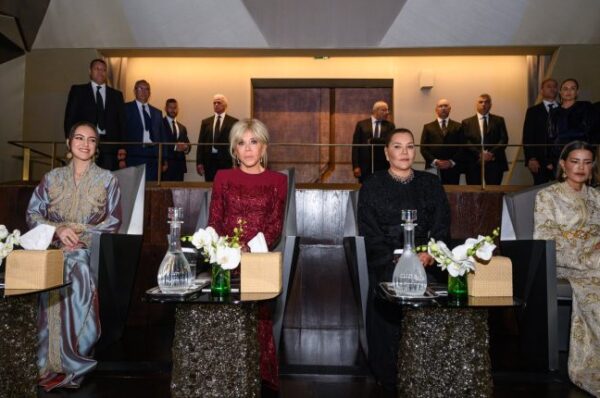 افتتاح المسرح الملكي بالرباط بحضور أميرات المغرب وبريجيت ماكرون