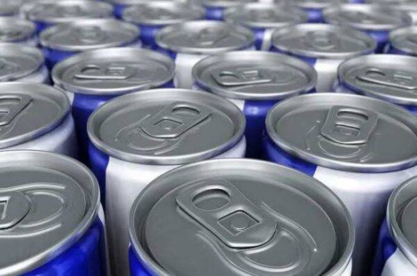 انتشار المشروبات الطاقية بجوار المؤسسات التعليمية يثير قلق الأسر