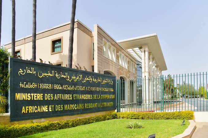 الخارجية تؤكد التزامها بحماية الجالية المغربية وتعزيز خدماتها بالخارج