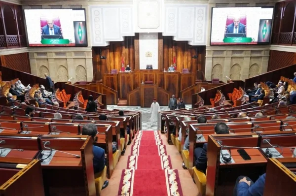 مجلس النواب يصادق بالأغلبية على قانون تنظيم مهنة العدول الجديد