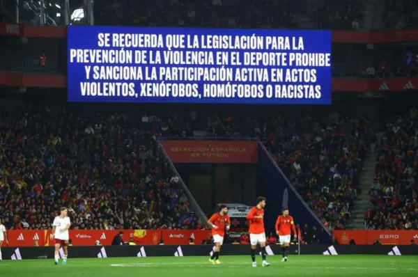 الفيفا يفتح تحقيقاً تأديبياً ضد إسبانيا بسبب هتافات مسيئة لمصر