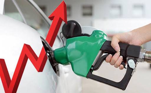 نقابات النقل تدعو إلى تسقيف أسعار المحروقات لحماية القدرة الشرائية