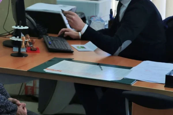 حرمان شركات من شهادات جبائية يثير احتجاجات وتعثرات مالية واسعة