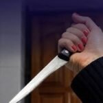 خلاف أسري ينتهي بطعن رجل داخل منزله بجروح خطيرة متعددة
